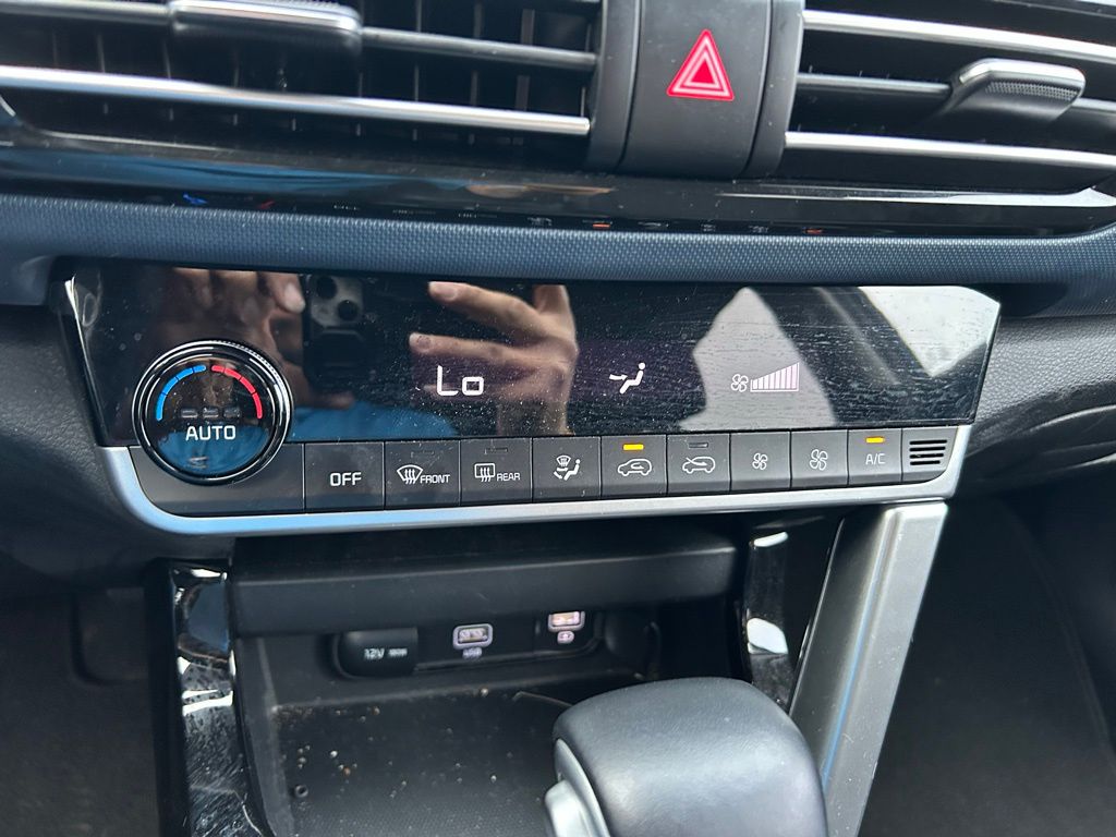 Thumbnail: 2023 Kia Seltos - 25