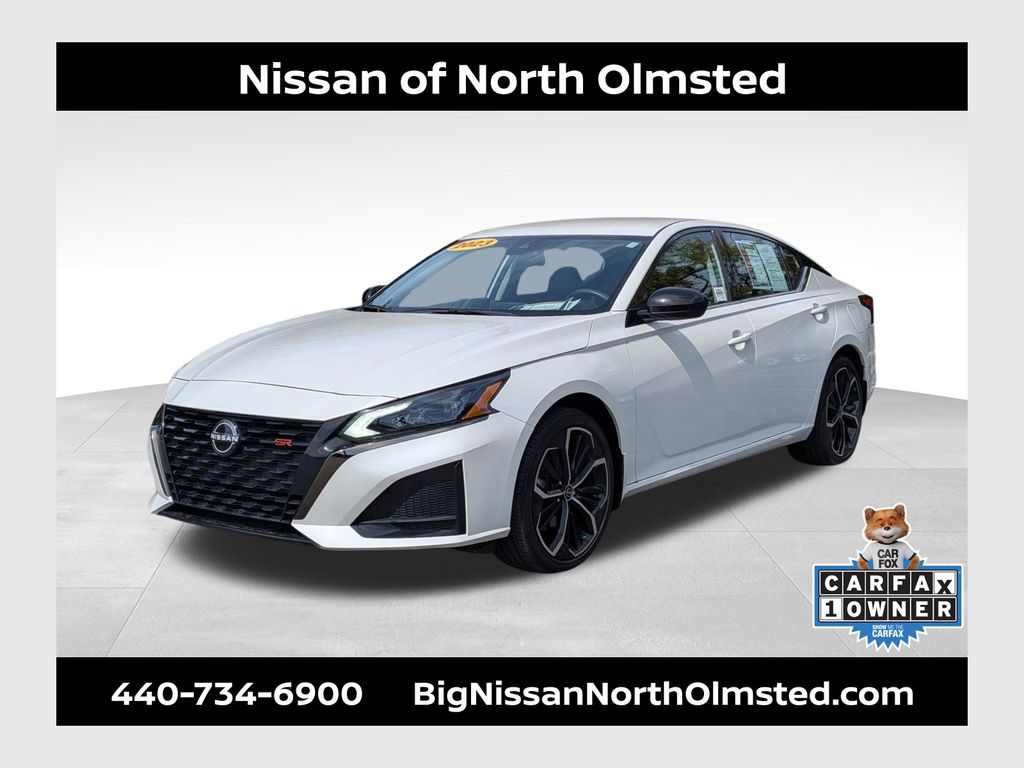 Pearl White 2023 Nissan Altima Sedan All-Wheel Drive Continuously Variable Transmission
