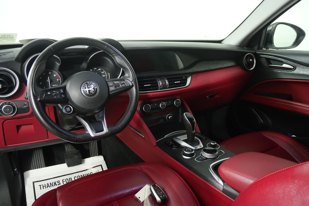 Thumbnail: 2021 Alfa Romeo Stelvio - 17
