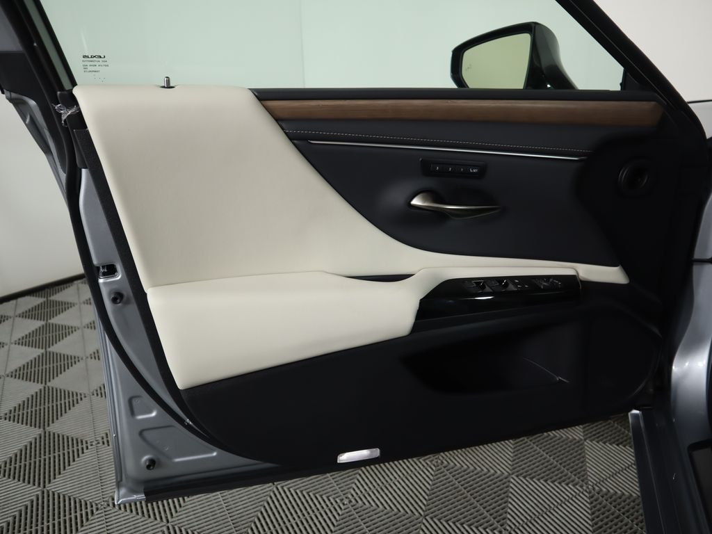 2025 Lexus ES Hybrid 300h 25