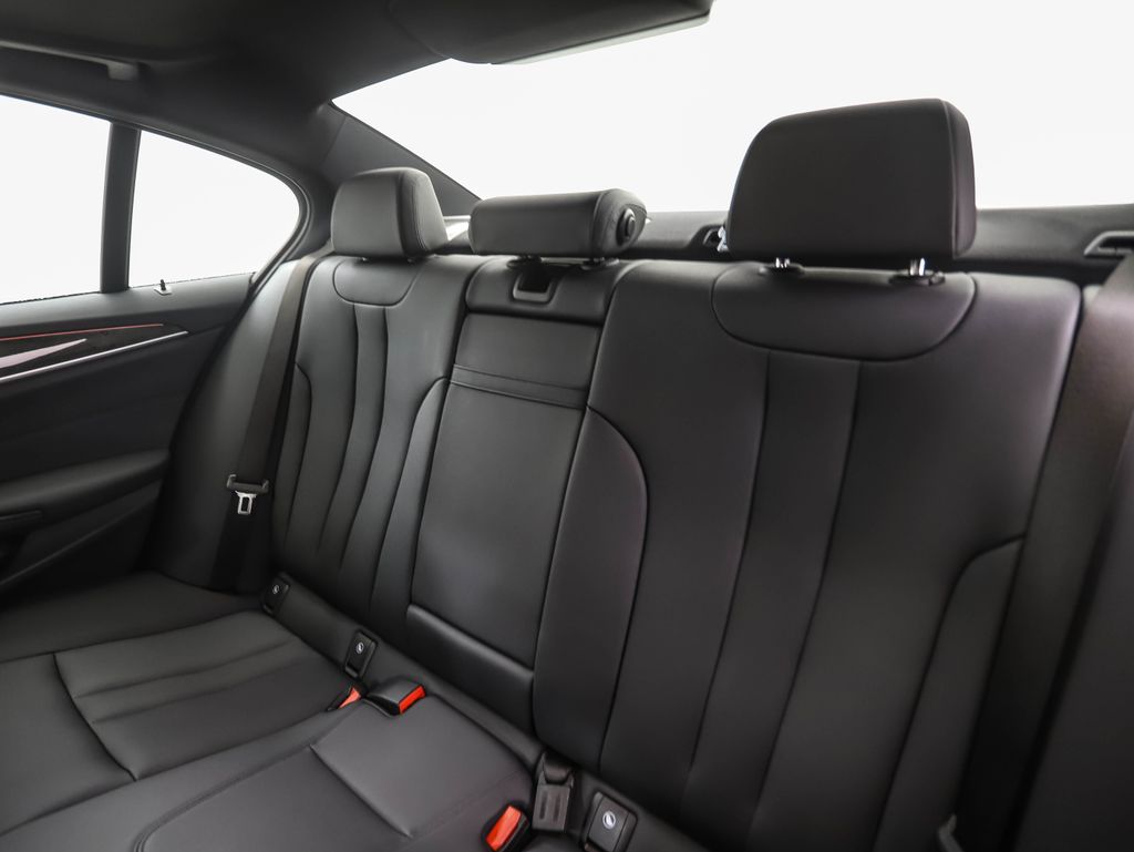 2020 BMW 5 Series 530i xDrive 21