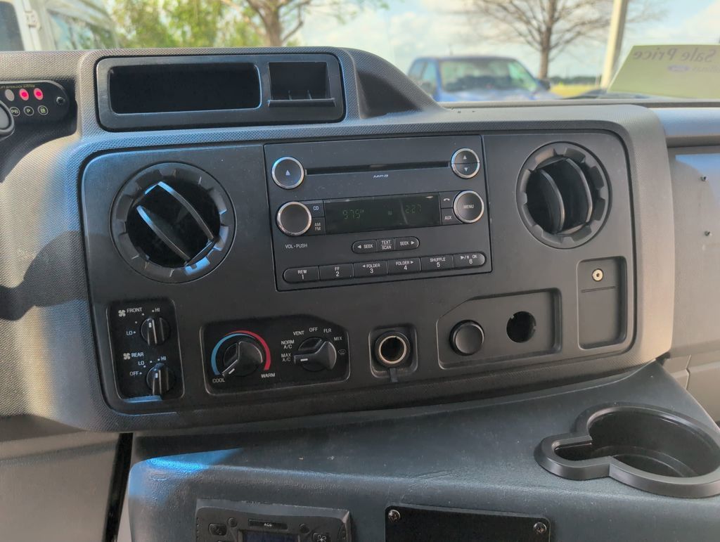 Used 2015 White Ford Base image 25