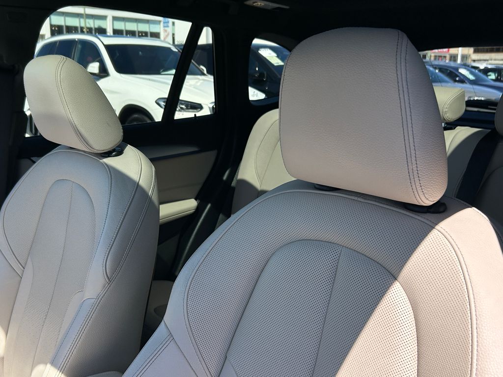 Thumbnail: 2019 BMW X1 - 14
