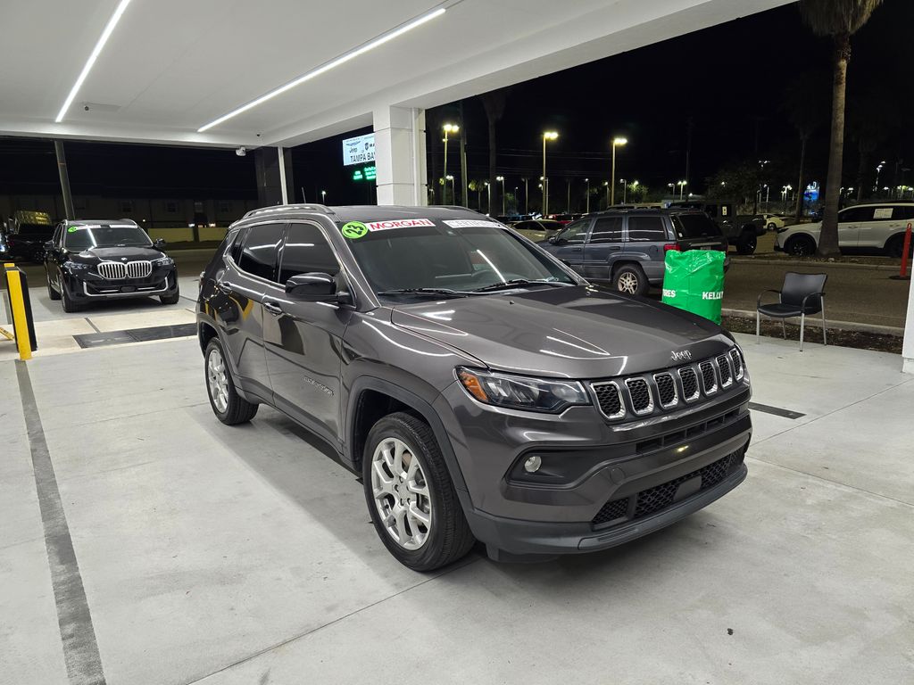 2023 Jeep Compass Latitude Lux