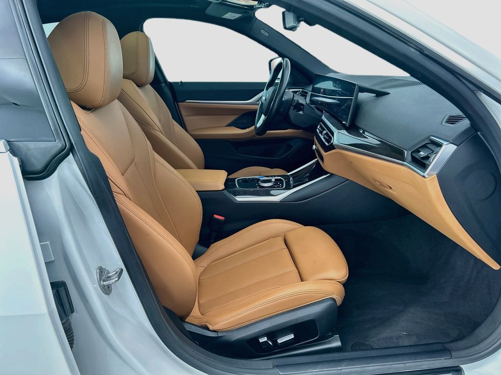 Thumbnail: 2023 BMW i4 - 19