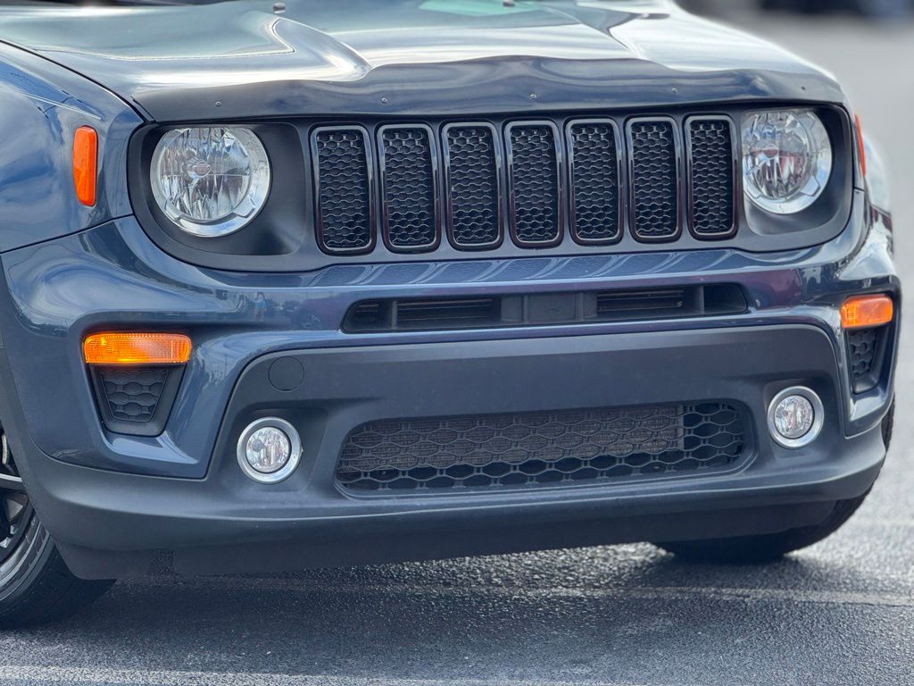 2019 Jeep Renegade Latitude photo 2