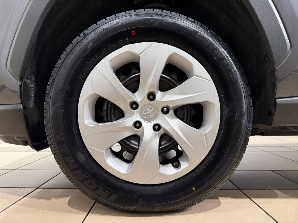 Thumbnail: 2024 Toyota RAV4 - 9