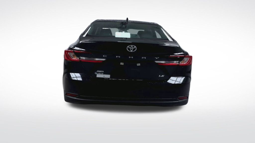 2026 Toyota Camry LE - Photo 8