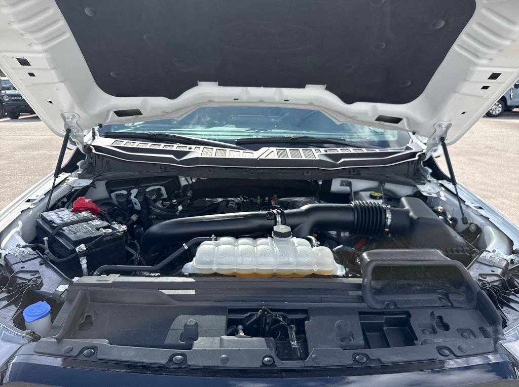 Certified Used 2025 White Ford Lariat image 33