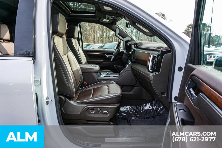Used 2025 White GMC Denali image 23