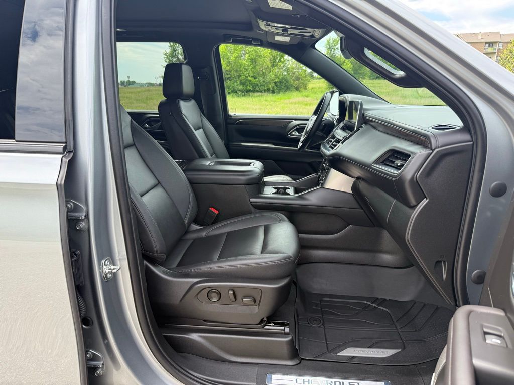 2023 Chevrolet Suburban Z71 - Photo 14