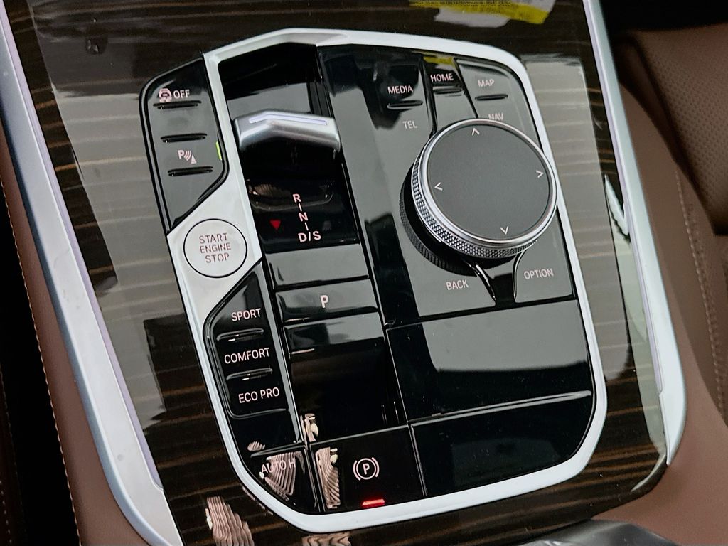 Thumbnail: 2026 BMW X5 - 15