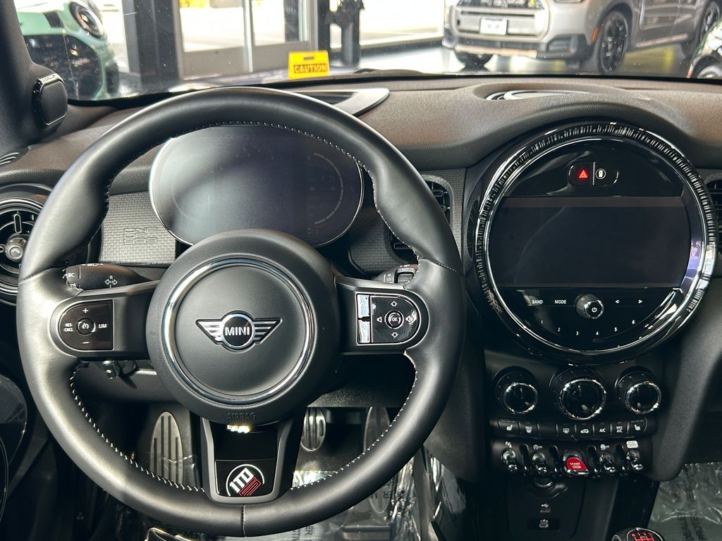 Thumbnail: 2024 MINI Cooper - 17