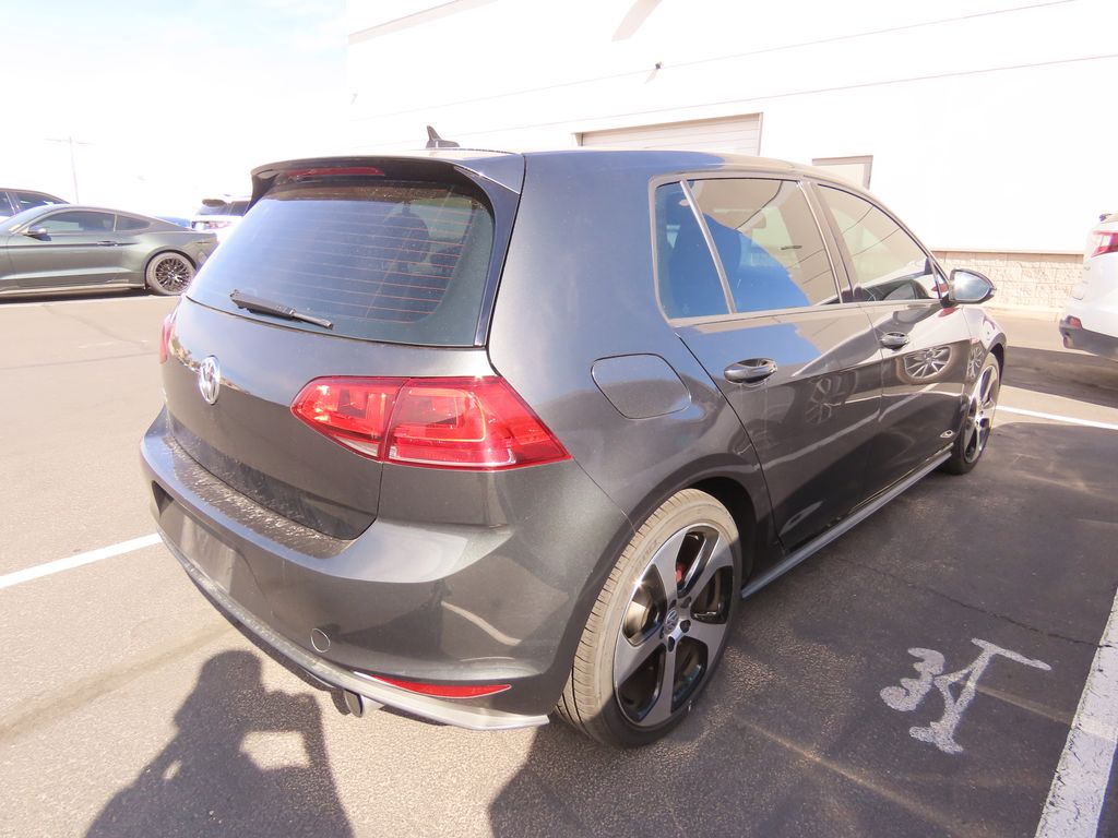 Thumbnail: 2015 Volkswagen Golf - 3