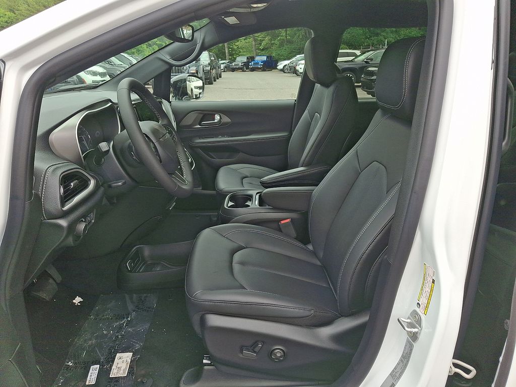 New 2027 Chrysler Pacifica Van