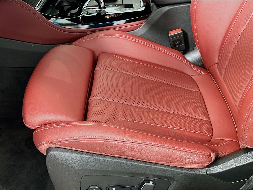 Thumbnail: 2025 BMW X4 - 20