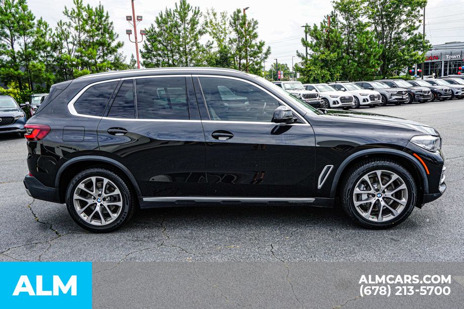 Used 2021 Black BMW sDrive40i image 8