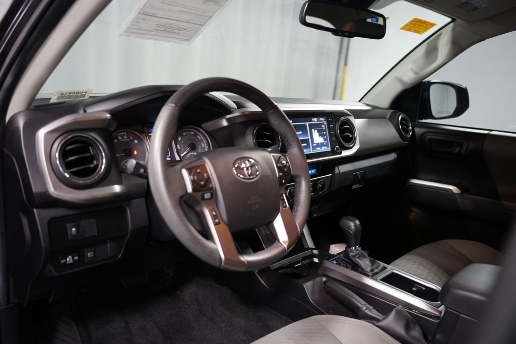 Thumbnail: 2022 Toyota Tacoma - 7