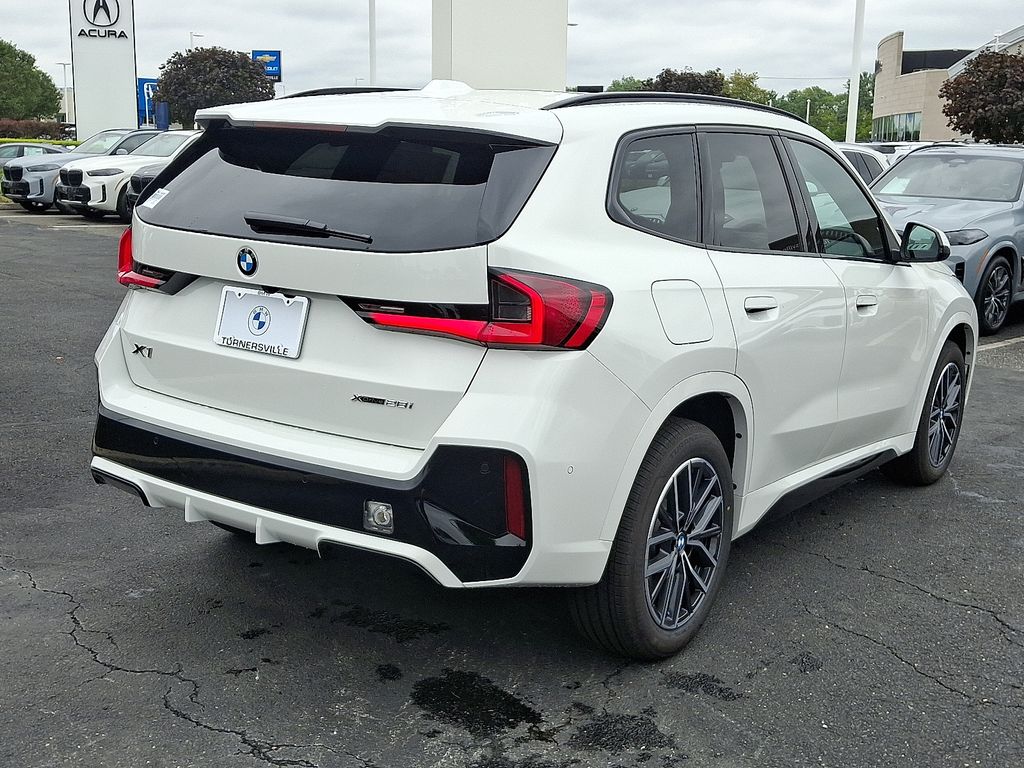 Thumbnail: 2026 BMW X1 - 4