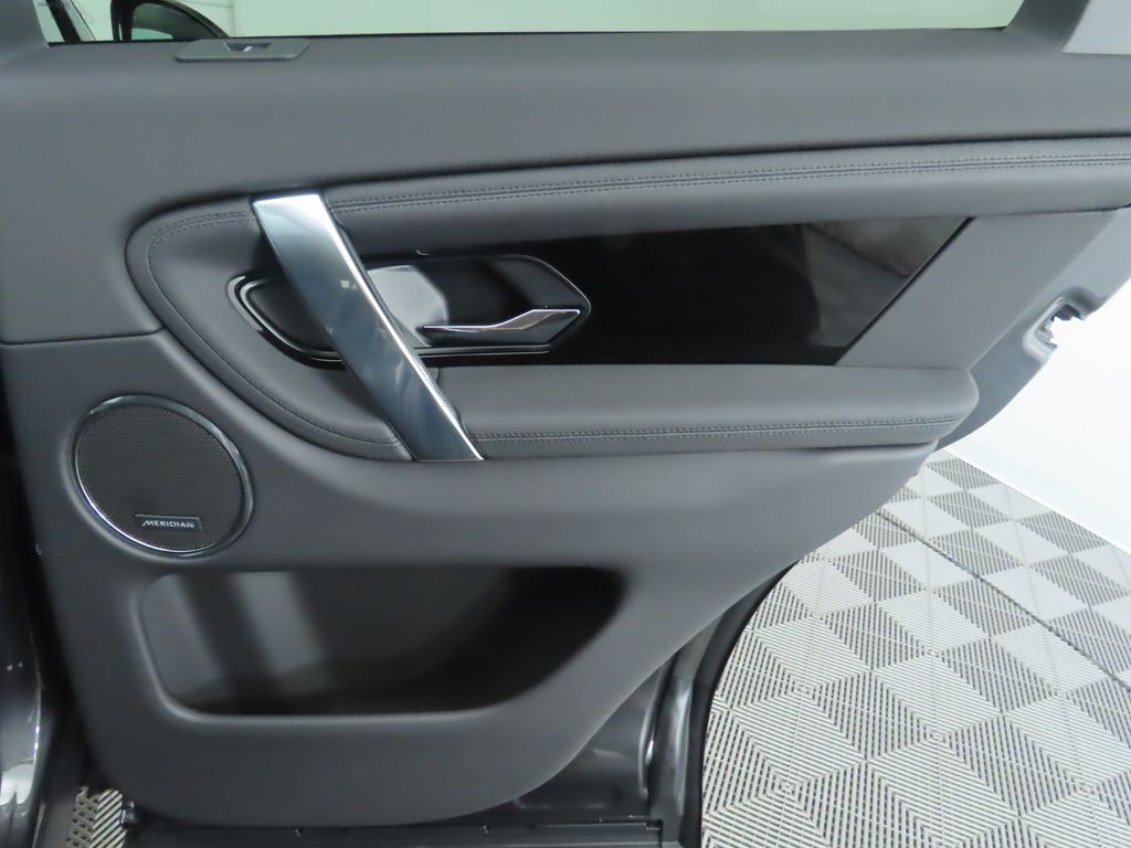 Thumbnail: 2025 Land Rover Discovery Sport - 28