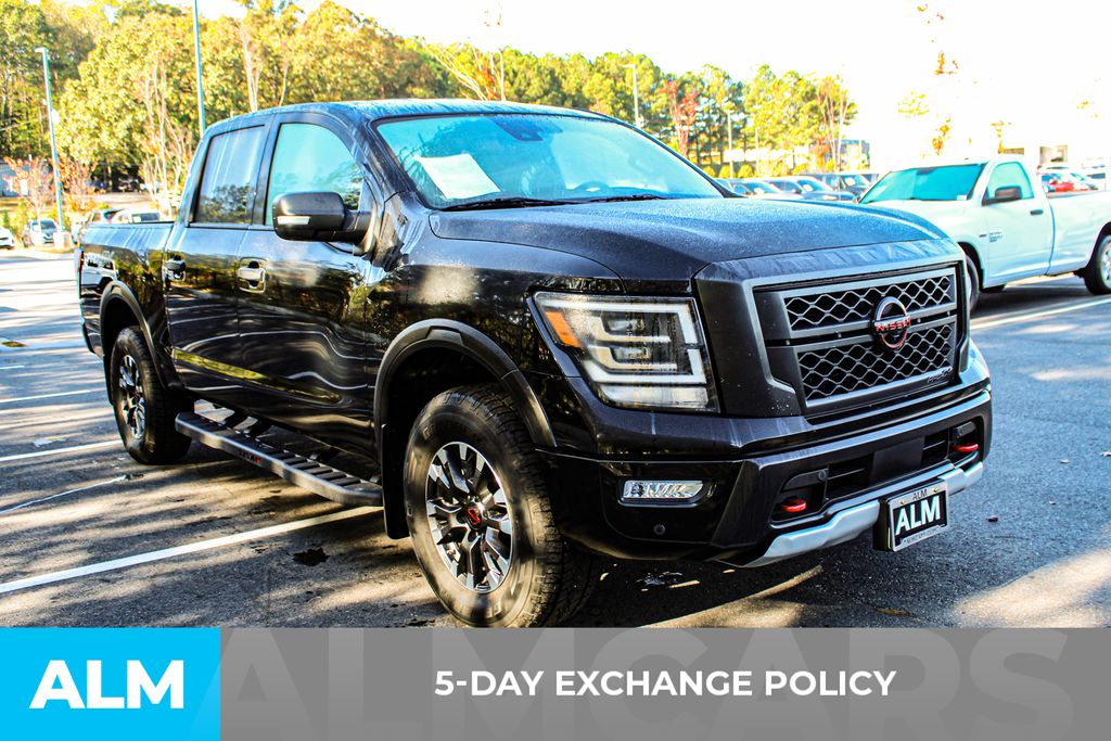 2023 Nissan Titan PRO-4X photo 3
