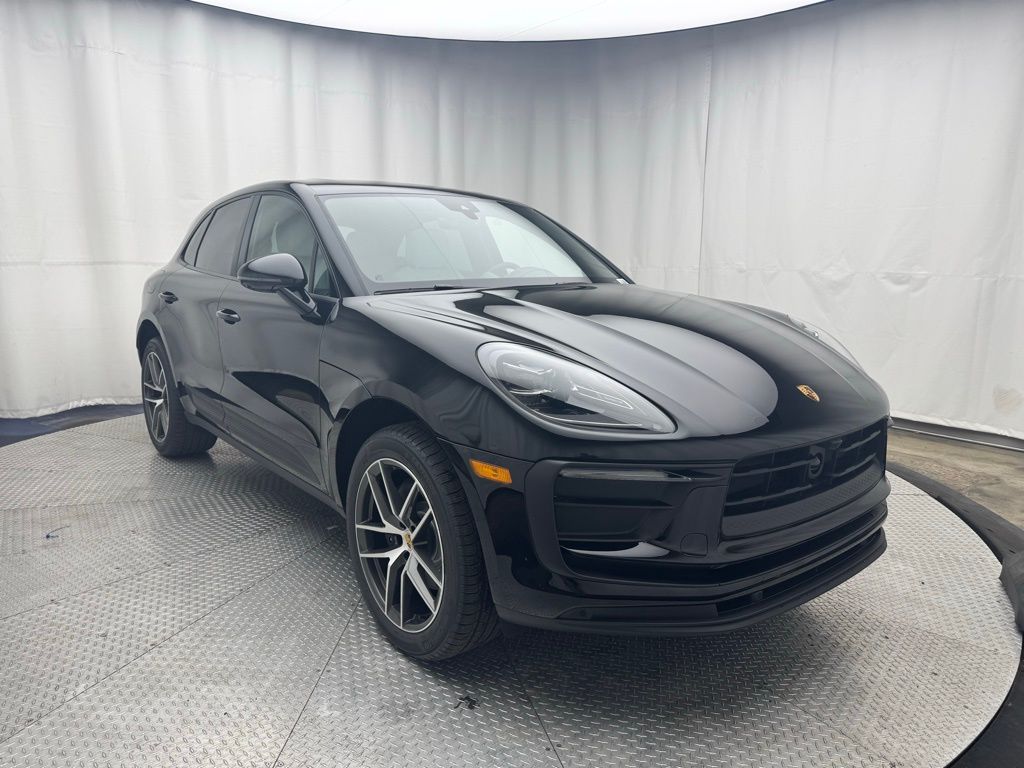 Thumbnail: 2025 Porsche Macan - 12