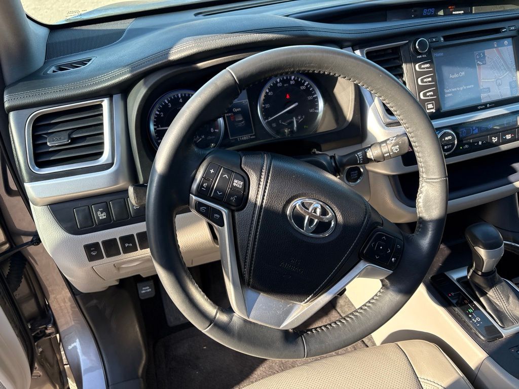 Thumbnail: 2015 Toyota Highlander - 13