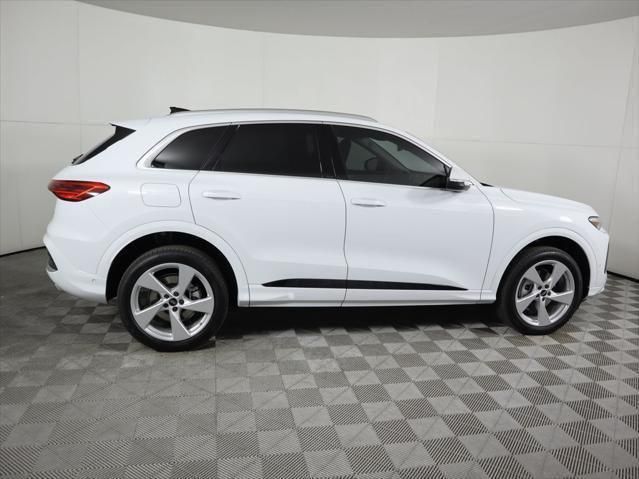 Thumbnail: 2025 Audi Q5 - 4