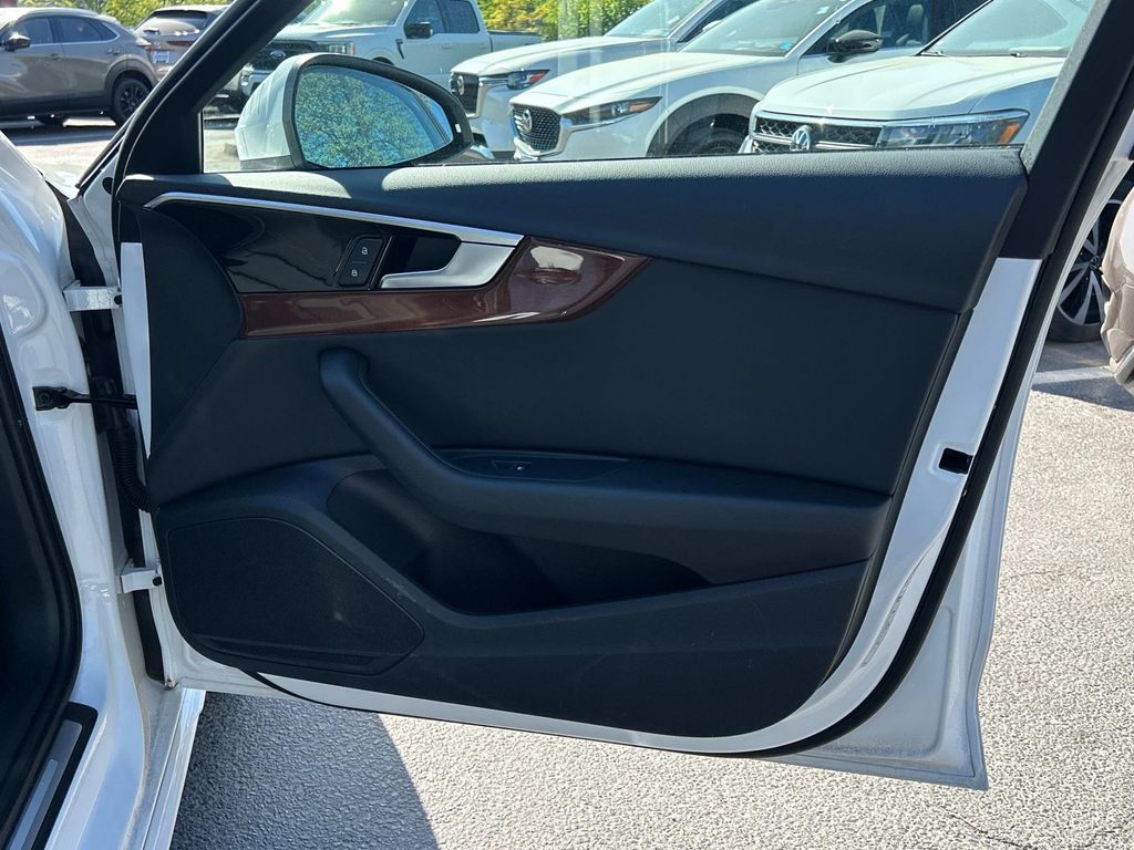 2022 Audi A4 40 Premium Plus photo
