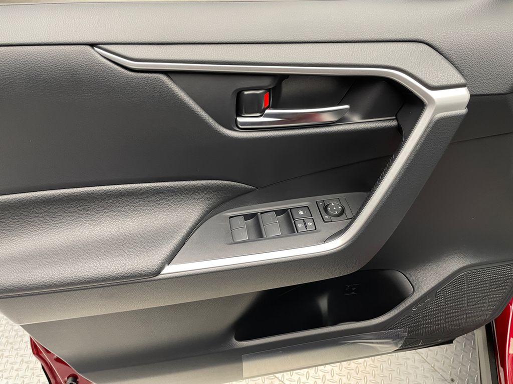 Thumbnail: 2025 Toyota RAV4 - 9