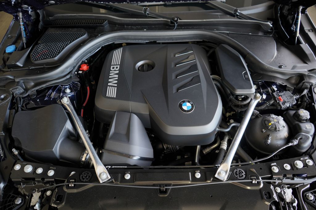 Thumbnail: 2026 BMW 5 Series - 22