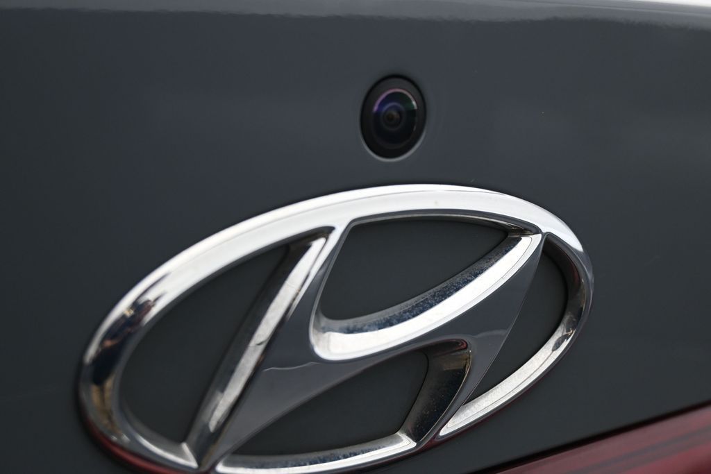 Used 2022 Electric Shadow Hyundai Blue image 31