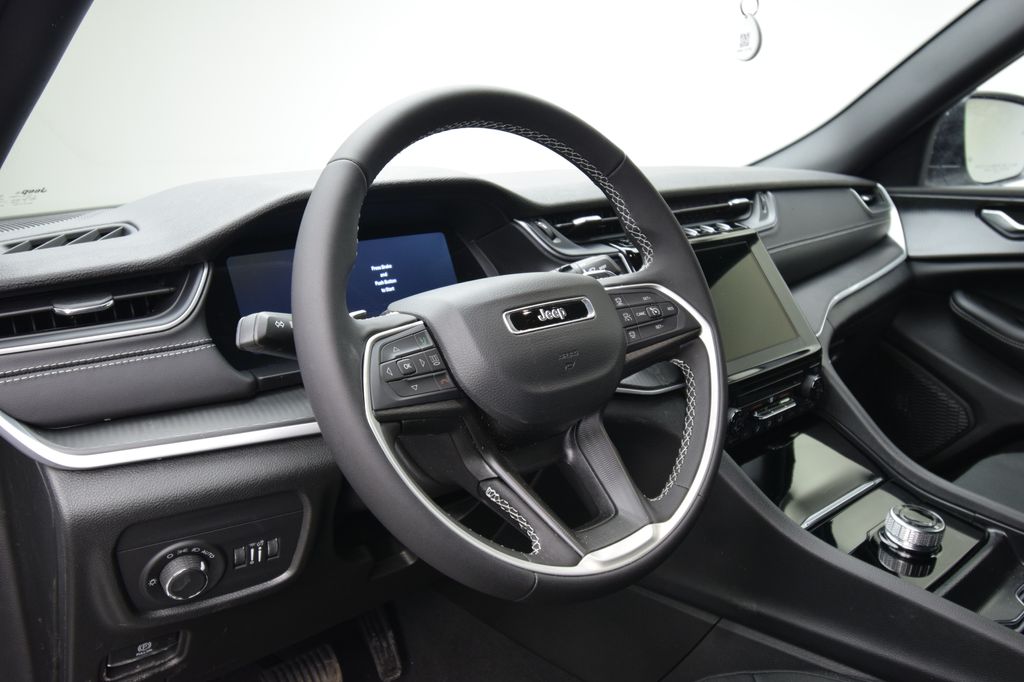 new 2026 Jeep Grand Cherokee car, priced at $38,631