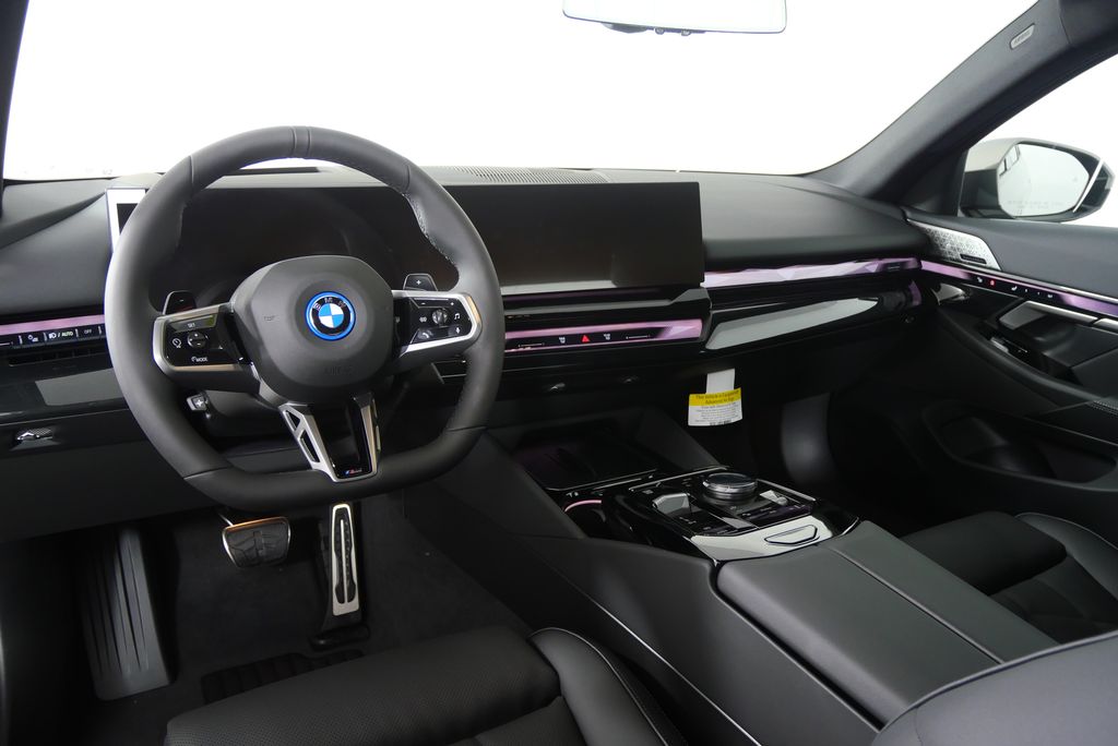 Thumbnail: 2026 BMW 5 Series - 18