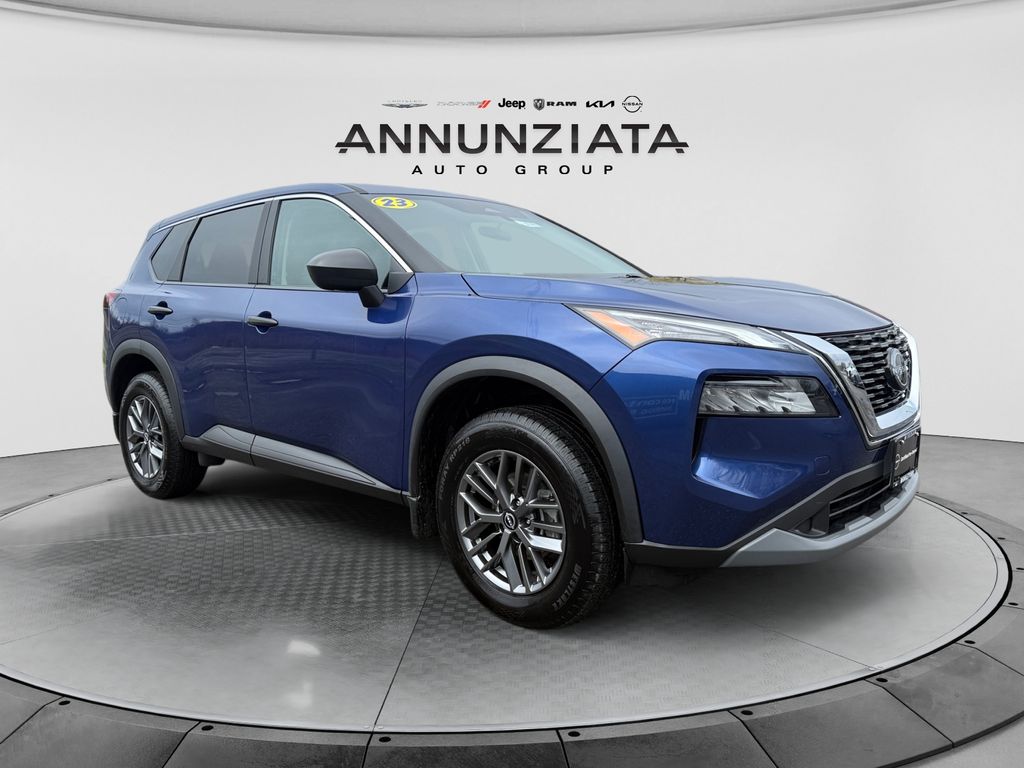 View vehicle photo 7