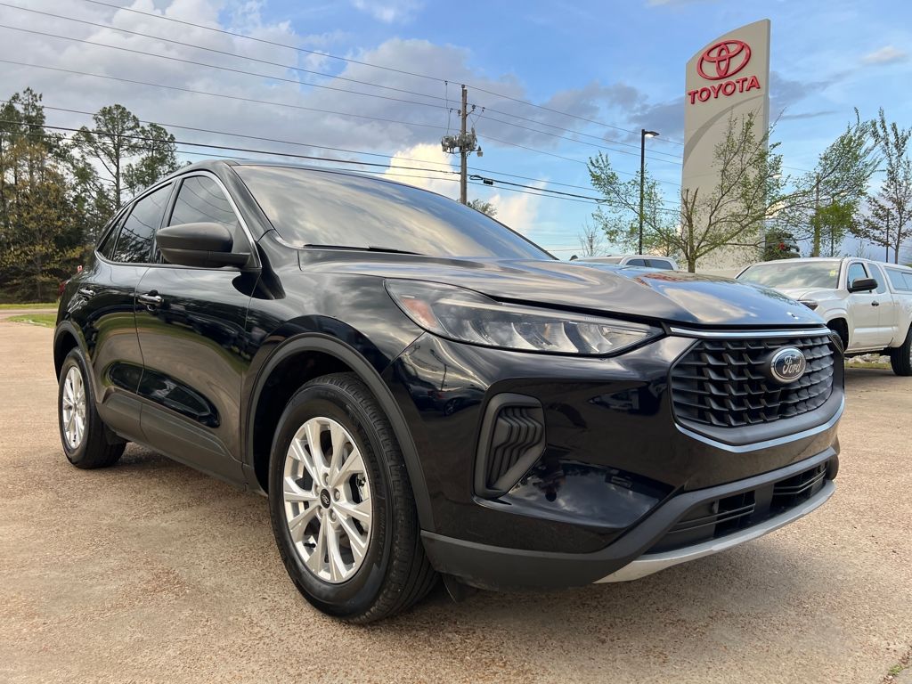 Agate Black Metallic 2023 Ford Escape Active FWD SUV / Crossover Front-Wheel Drive 8-Speed Automatic