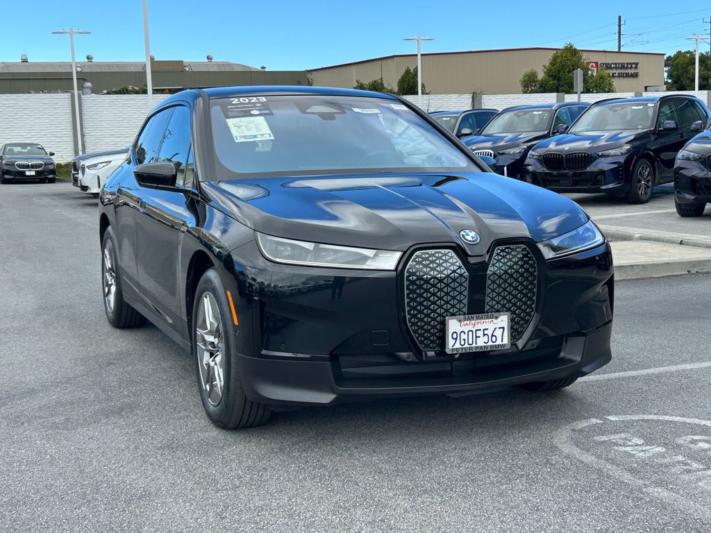 Thumbnail: 2023 BMW iX - 7