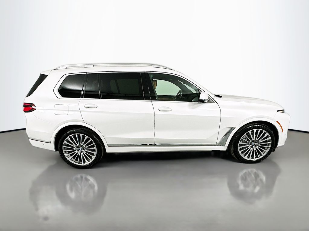 Thumbnail: 2025 BMW X7 - 4