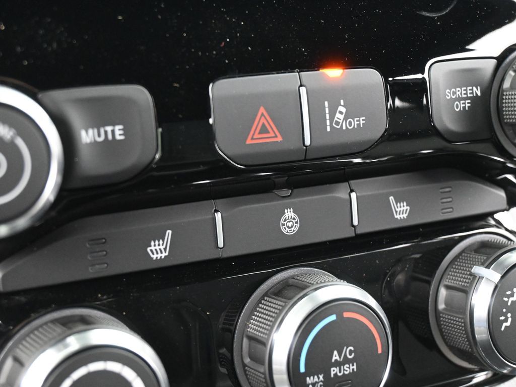 New 2026 Diamond Black Crystal Pearlcoat Ram Big Horn/Lone Star image 23