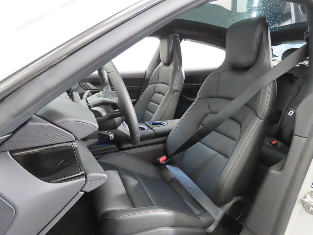 Thumbnail: 2026 Porsche Taycan - 5