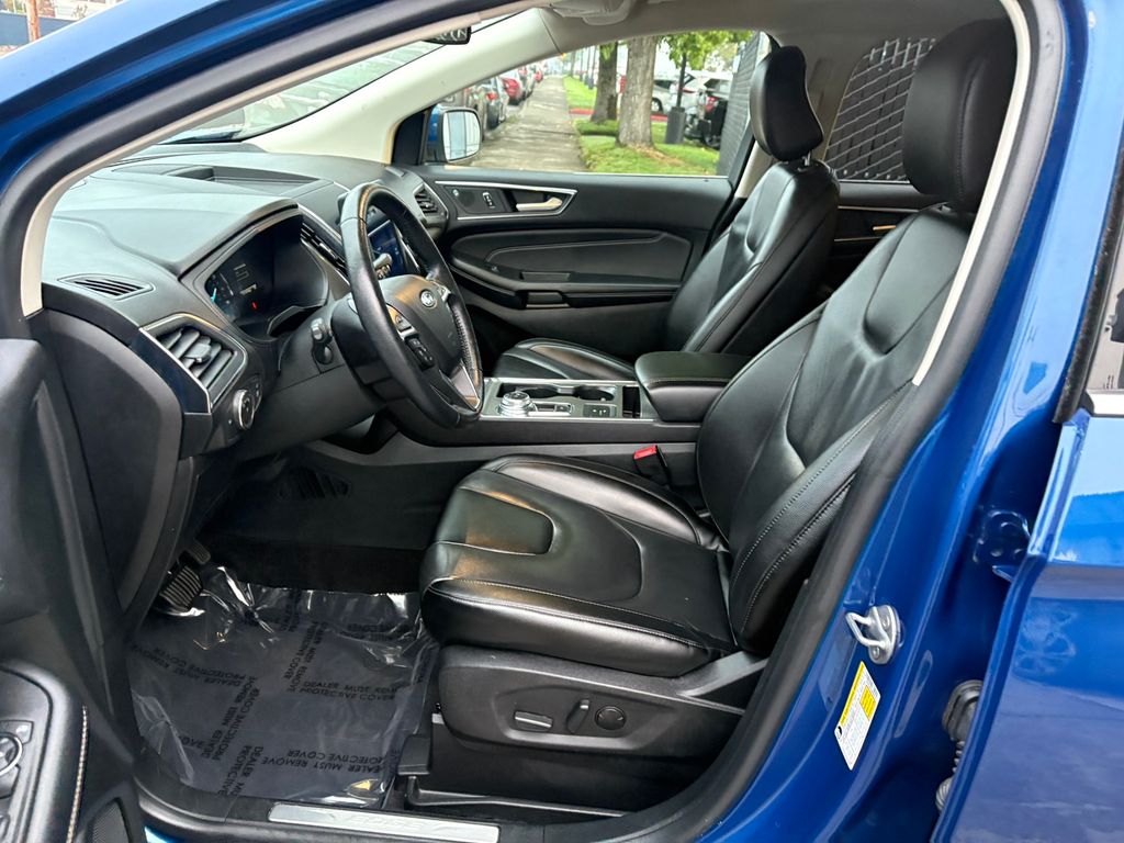 2022 Ford Edge Titanium