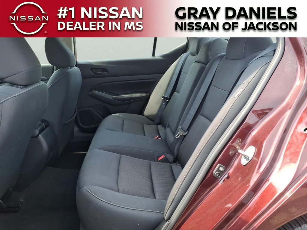Used 2025 Nissan Altima Sedan