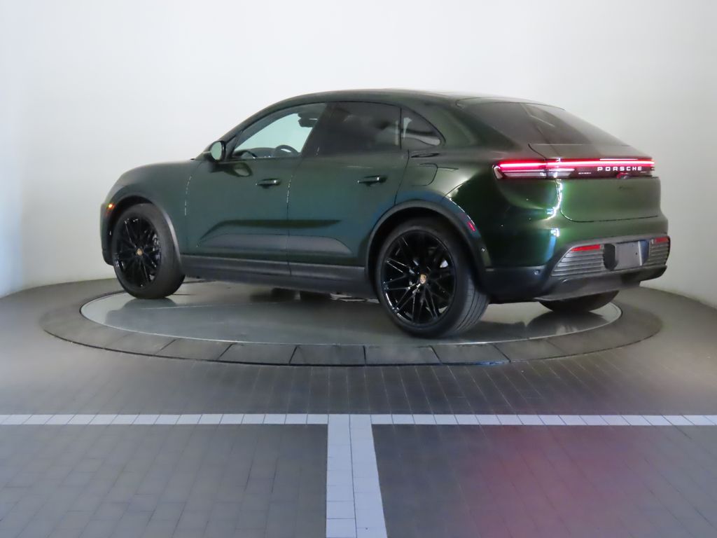 Thumbnail: 2025 Porsche Macan - 3