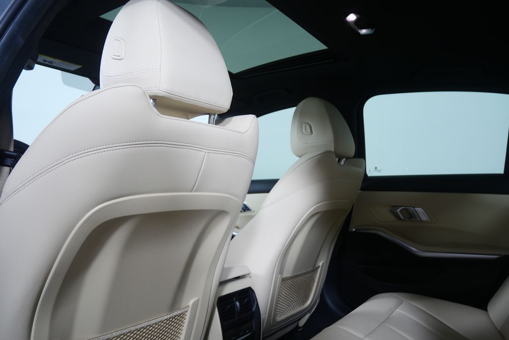 Thumbnail: 2019 BMW 3 Series - 15