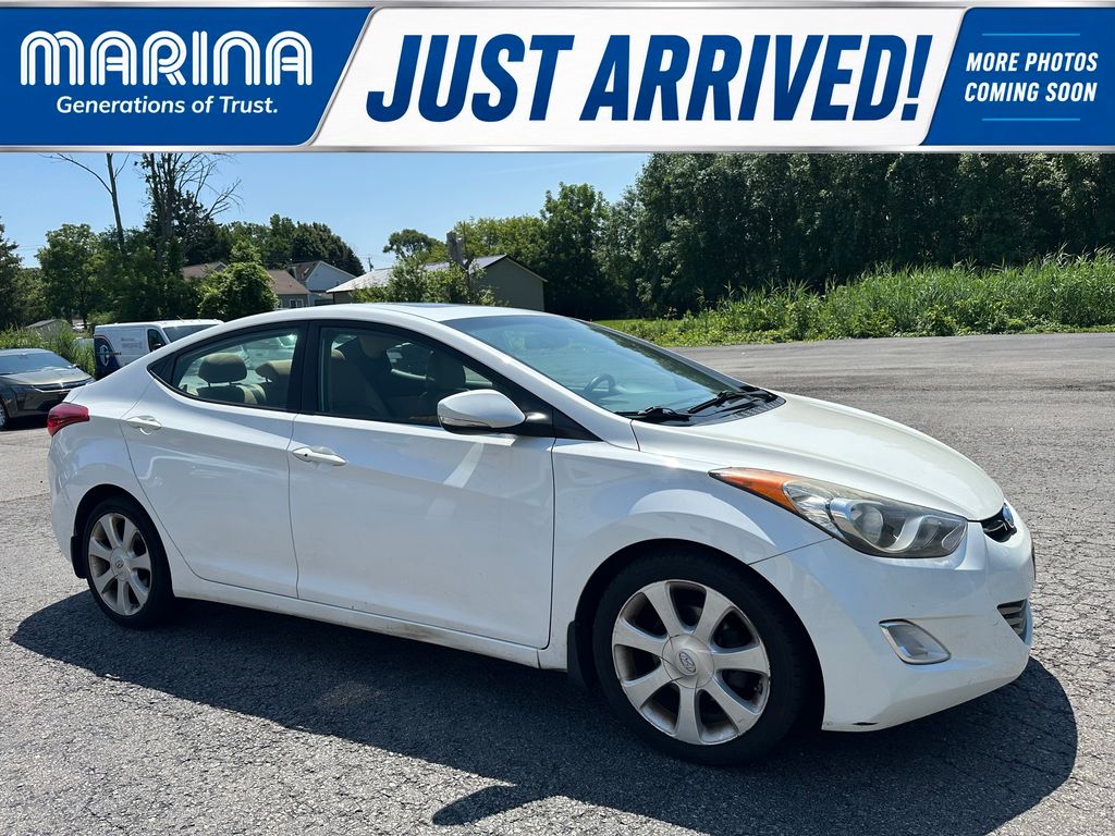 Shimmering White 2013 Hyundai Elantra Sedan Front-Wheel Drive 6-Speed Automatic Overdrive
