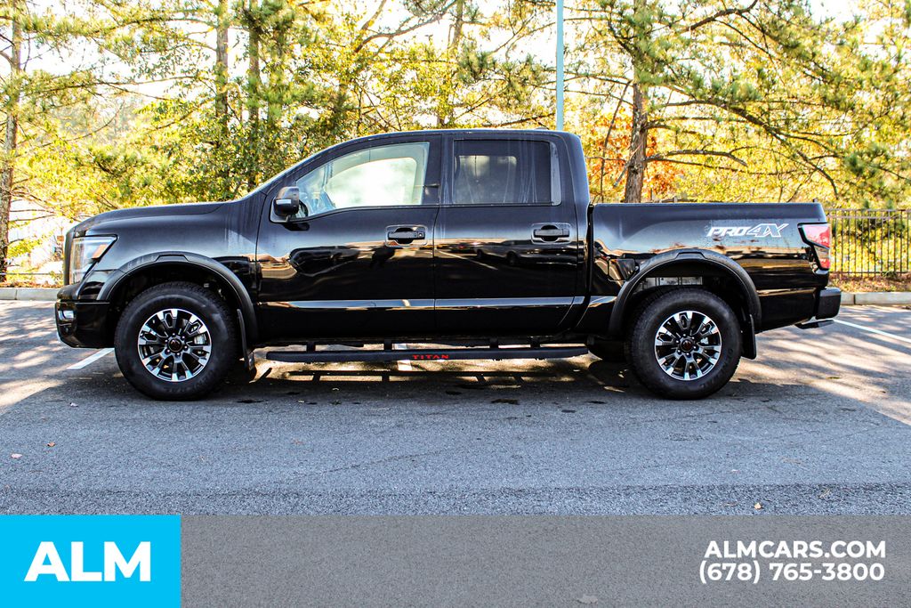 2023 Nissan Titan PRO-4X photo 4