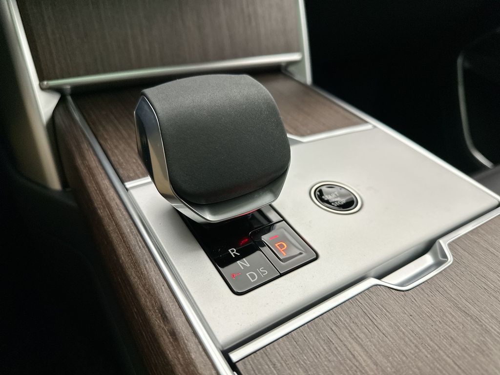 Thumbnail: 2026 Land Rover Range Rover - 12