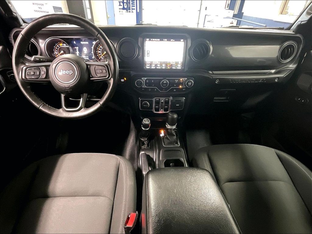 2021 Jeep Wrangler — photo 22