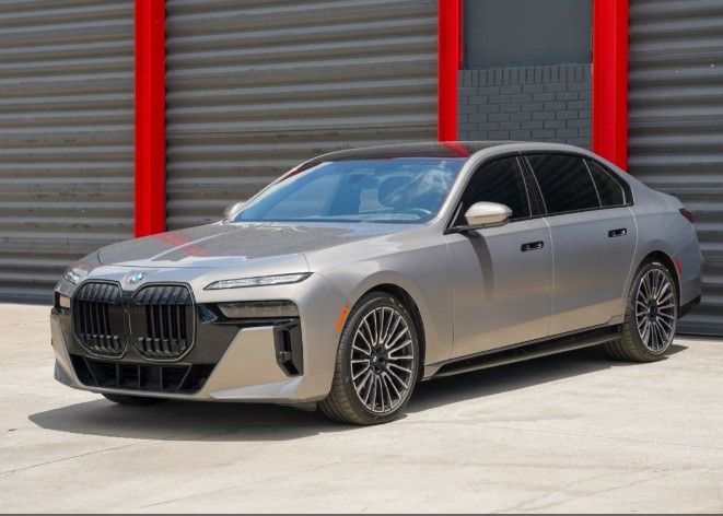 Gray (Oxide Grey Metallic) 2025 BMW 7 Series Sedan All-Wheel Drive 8-Speed Automatic