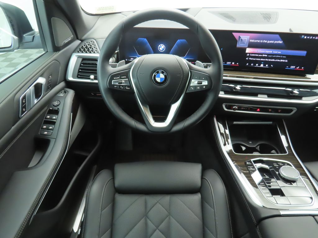 Thumbnail: 2024 BMW X5 - 10